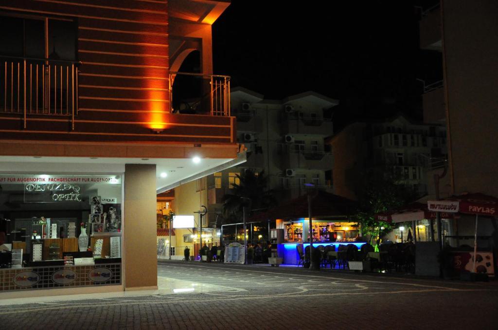 Side Orientt Apartments Luaran gambar