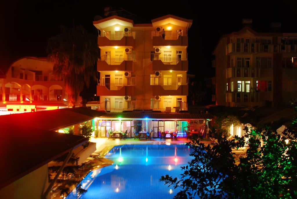 Side Orientt Apartments Luaran gambar