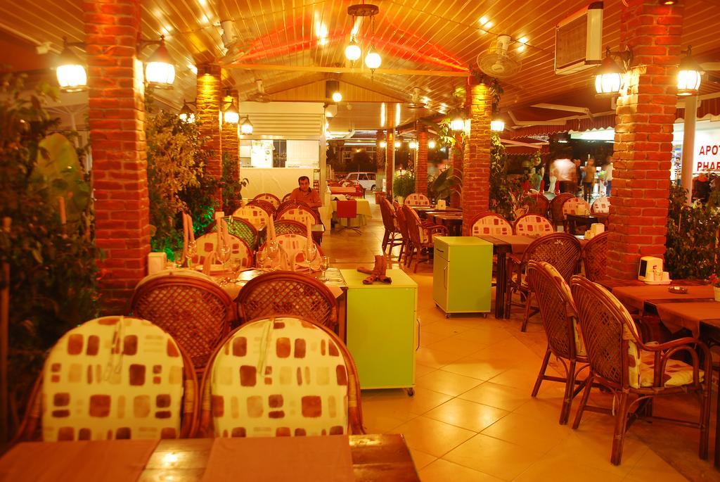 Side Orientt Apartments Luaran gambar