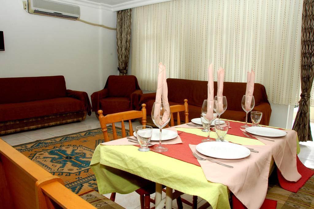Side Orientt Apartments Luaran gambar